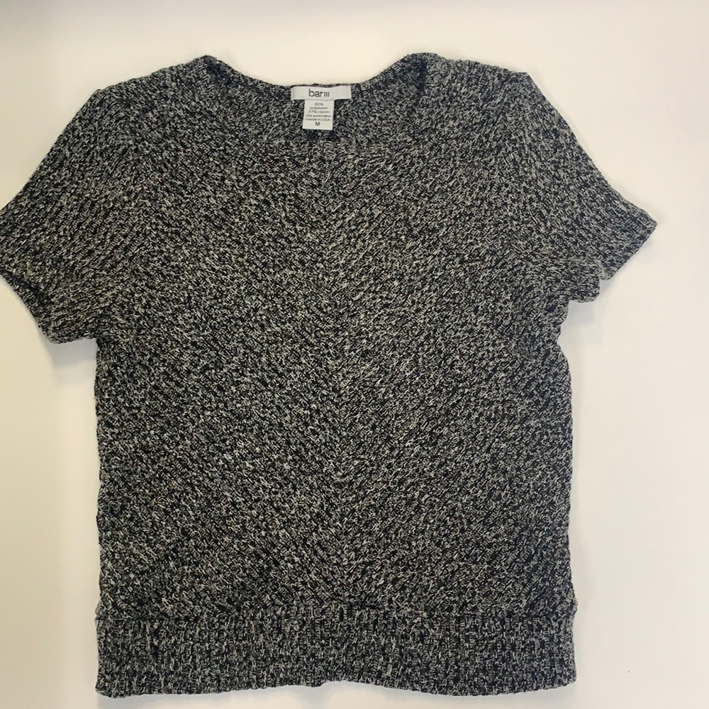 Sweater shirt with back keyhole